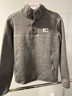 LIKE NEW** The North Face Pullover, Gray Sherpa/Wool Lined 1/4 Snap Polyester